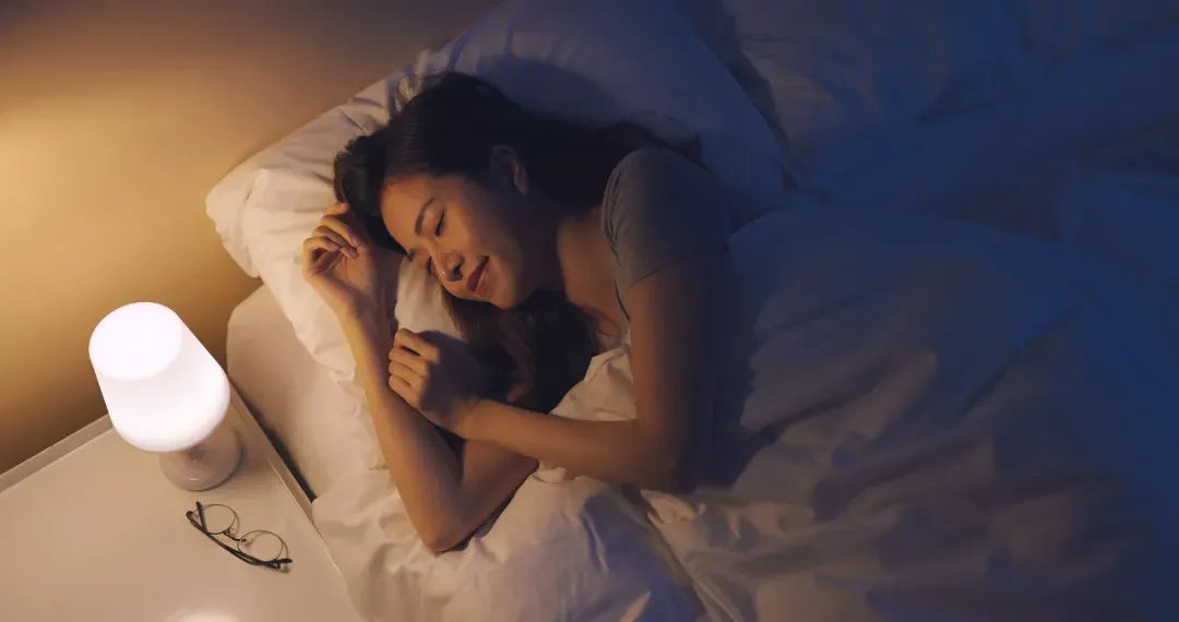 互盈策略 天气炎热，睡觉时开窗好还是开空调好？