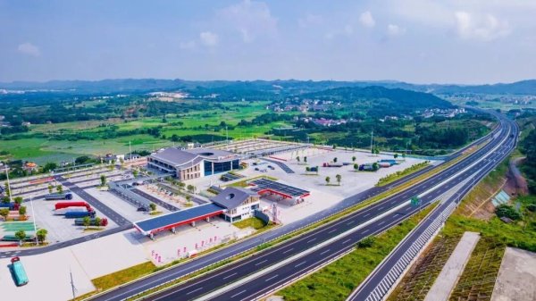 星火牛 广东高速服务区：“交农文旅商”融合助力“百千万工程”