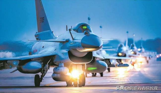 中国战机模拟打击英国军舰有何意味 实战警告显现