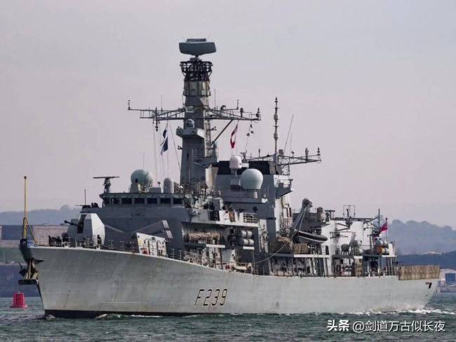 中国战机模拟打击英国军舰有何意味 实战警告显现